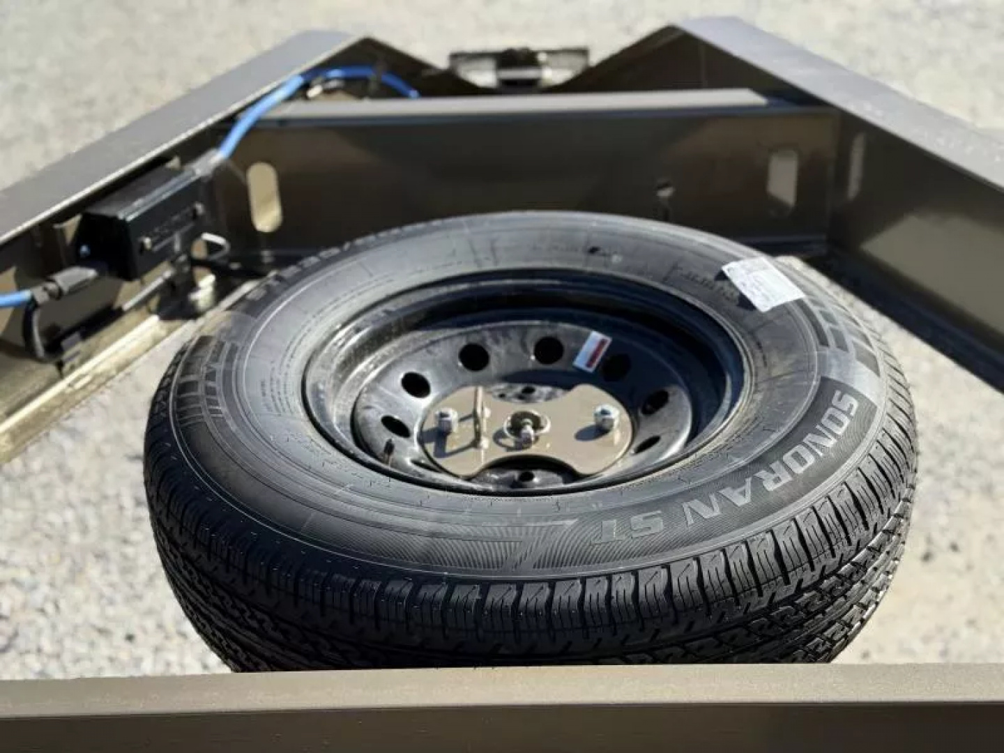 New 2026 Load Trail TG 83X24 GOOSENECK RAPID TILT W/HYDRAULIC JACKS 14K GVWR Tilt Trailer