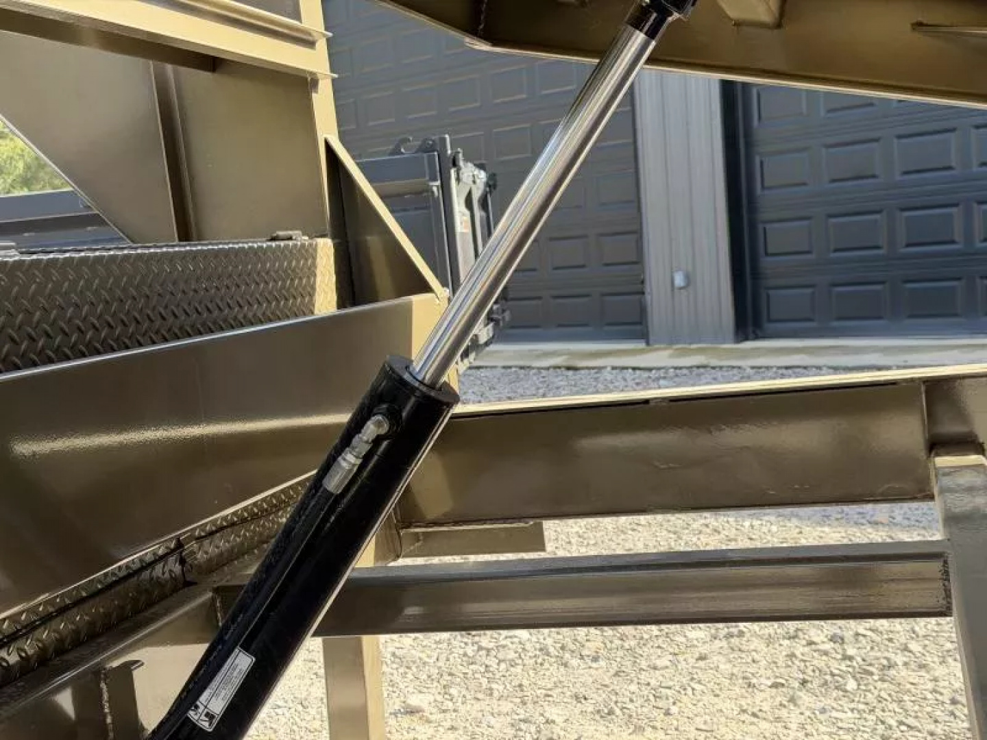 New 2026 Load Trail TG 83X24 RAPID TILT GOOSENECK 14K GVWR HYDRUALIC JACKS TUFF WIRELESS  Tilt Trailer