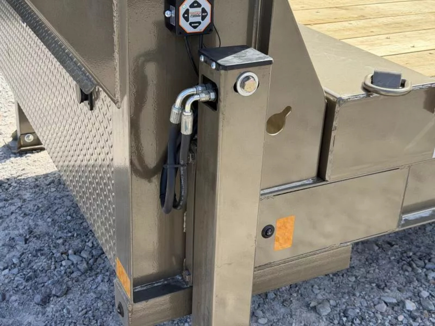 New 2026 Load Trail TG 83X24 RAPID TILT GOOSENECK 14K GVWR HYDRUALIC JACKS TUFF WIRELESS  Tilt Trailer