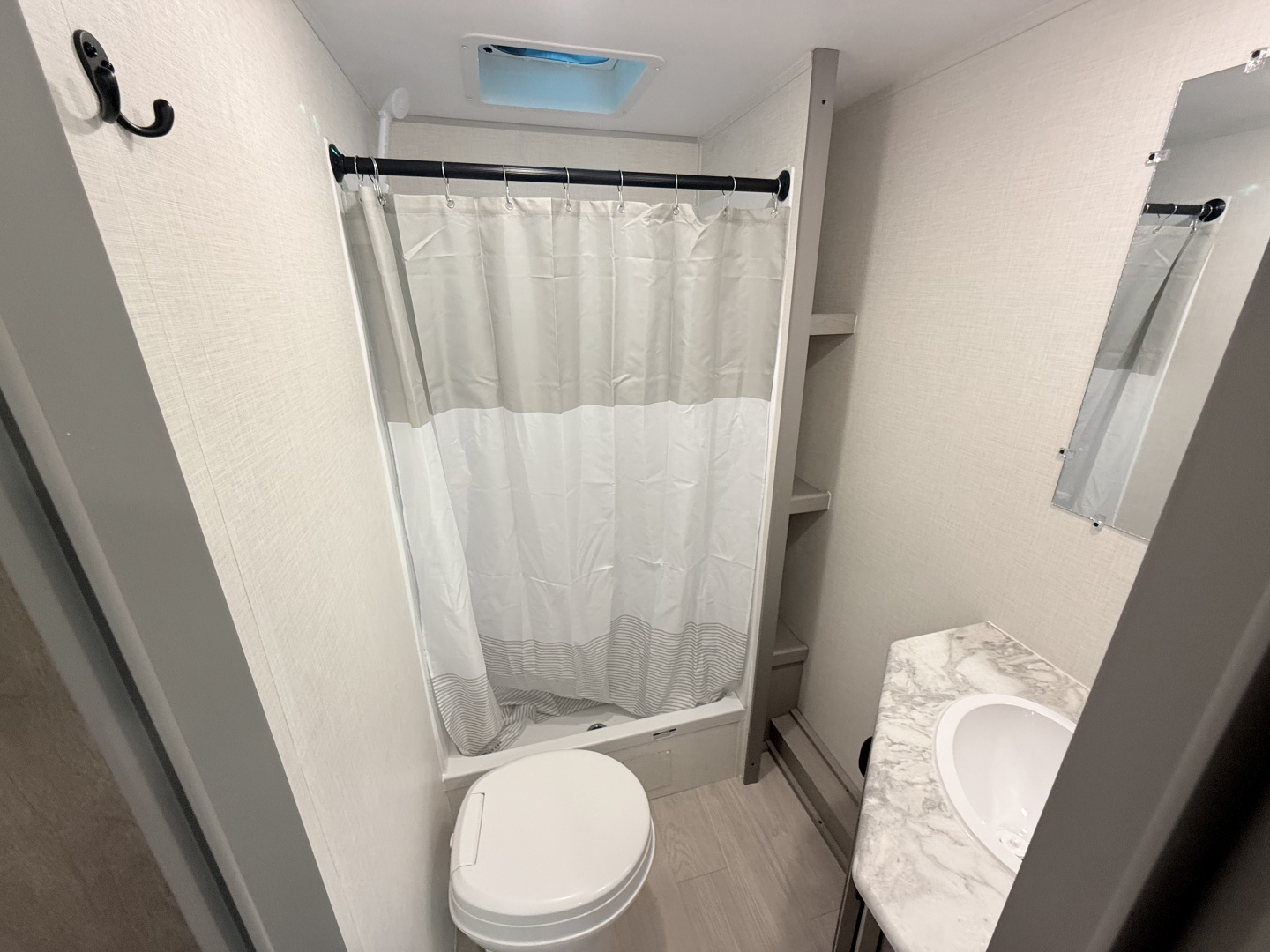 New 2026 Coachmen Clipper 262DBS Travel Trailer