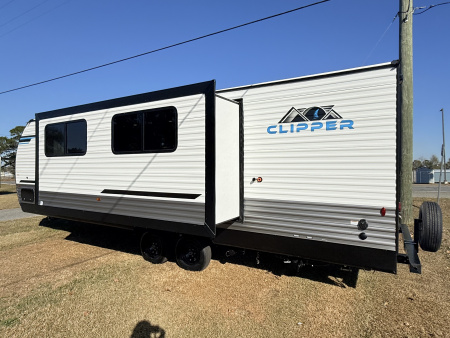 New 2026 Coachmen Clipper 262DBS Travel Trailer