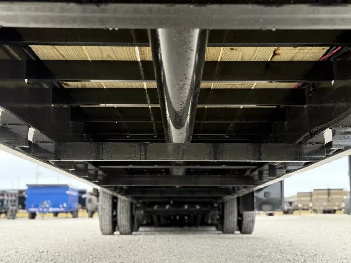 New 2026 Load Trail GL 102X40 GOOSENECK 12' HYDRAULIC DOVETAIL AND JACKS 25900 GVWR Flatbed Trailer