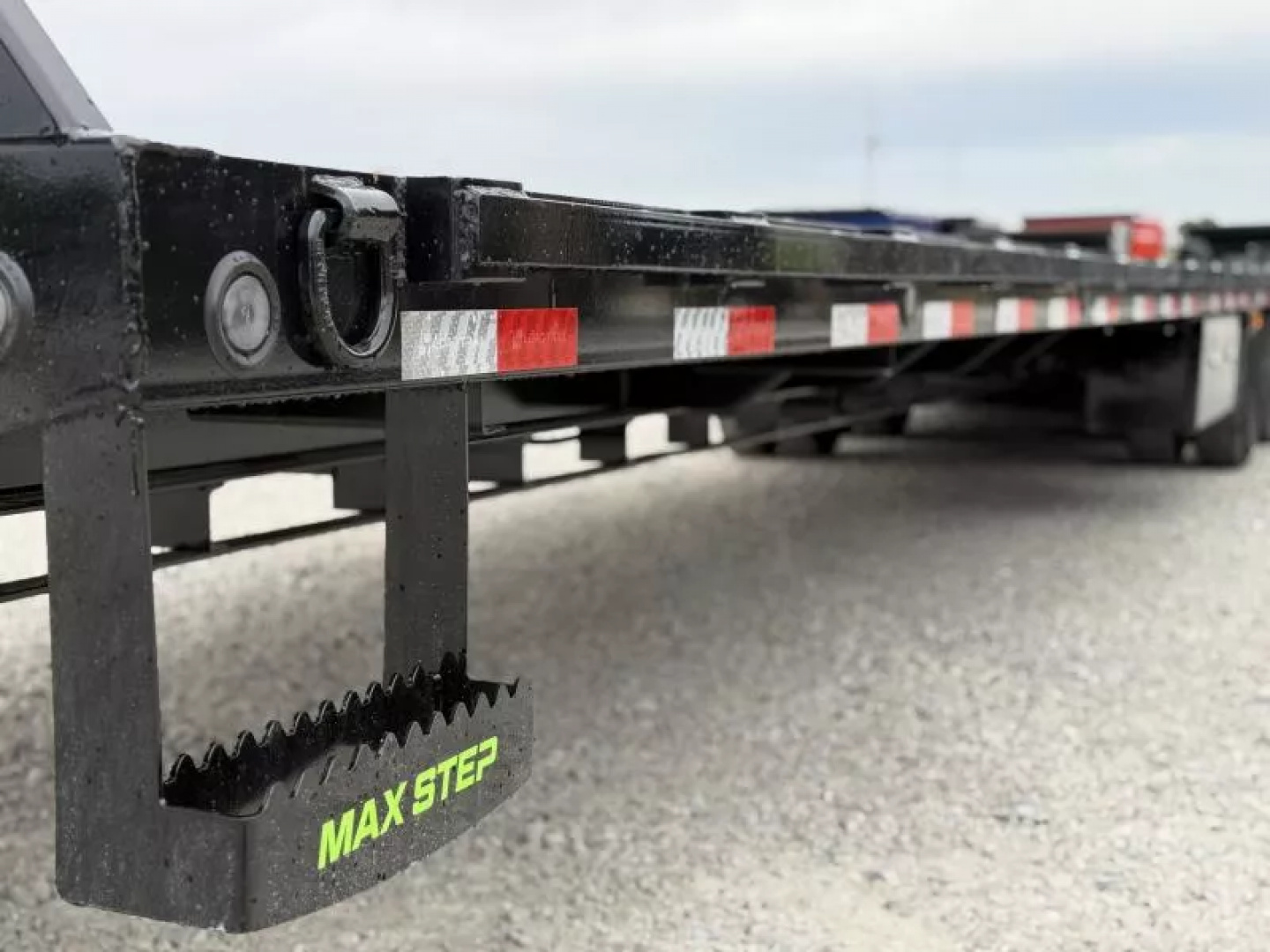 New 2026 Load Trail GL 102X40 GOOSENECK 12' HYDRAULIC DOVETAIL AND JACKS 25900 GVWR Flatbed Trailer