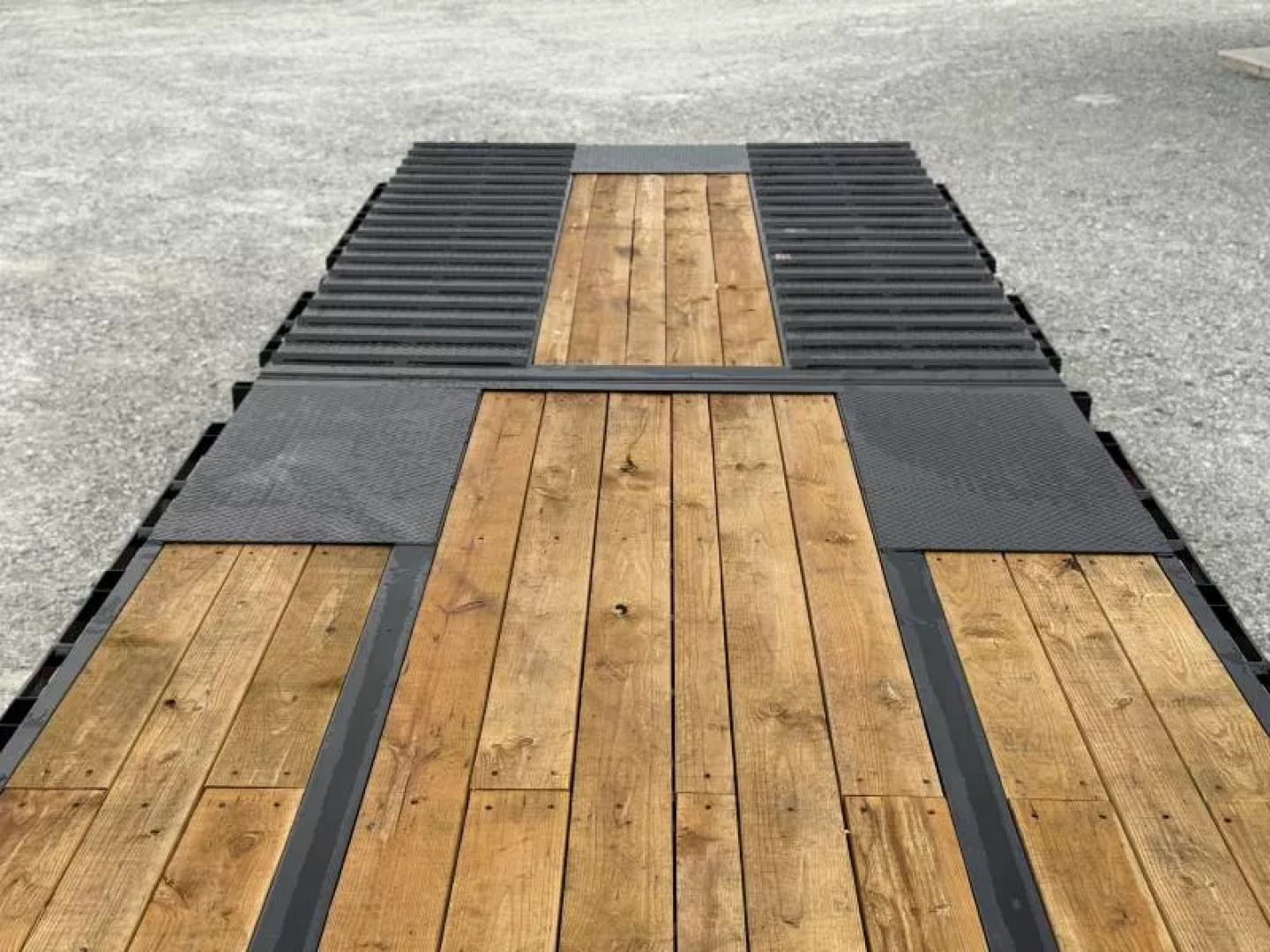 New 2026 Load Trail GL 102X40 GOOSENECK 12' HYDRAULIC DOVETAIL AND JACKS 25900 GVWR Flatbed Trailer