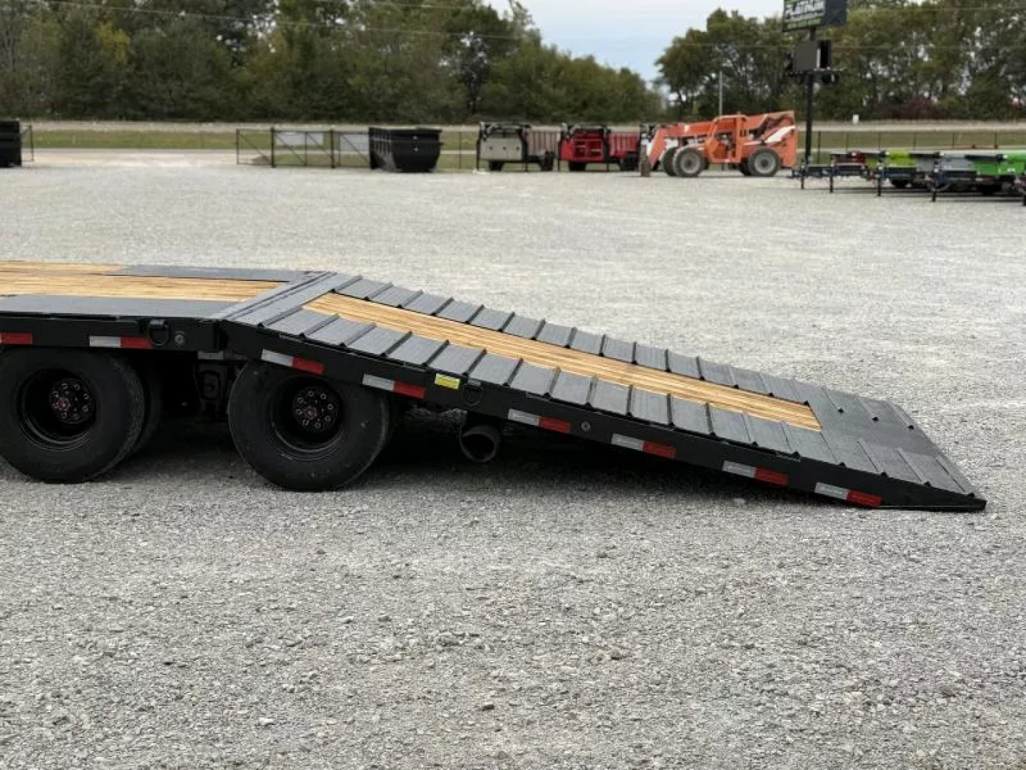 New 2026 Load Trail GL 102X40 GOOSENECK 12' HYDRAULIC DOVETAIL AND JACKS 25900 GVWR Flatbed Trailer