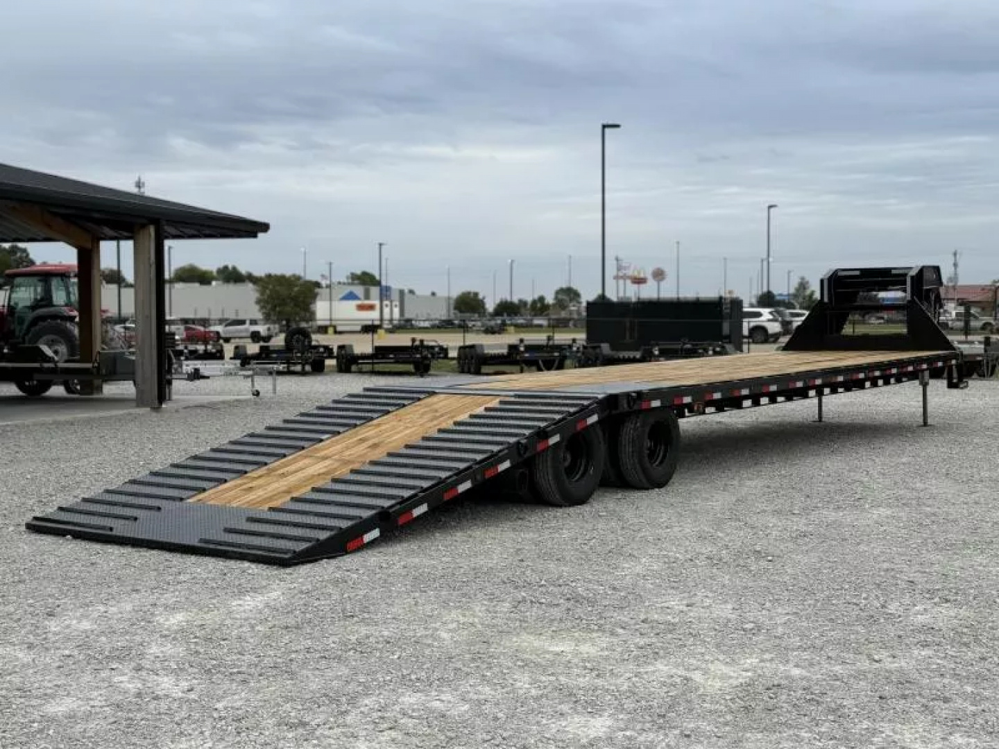 New 2026 Load Trail GL 102X40 GOOSENECK 12' HYDRAULIC DOVETAIL AND JACKS 25900 GVWR Flatbed Trailer
