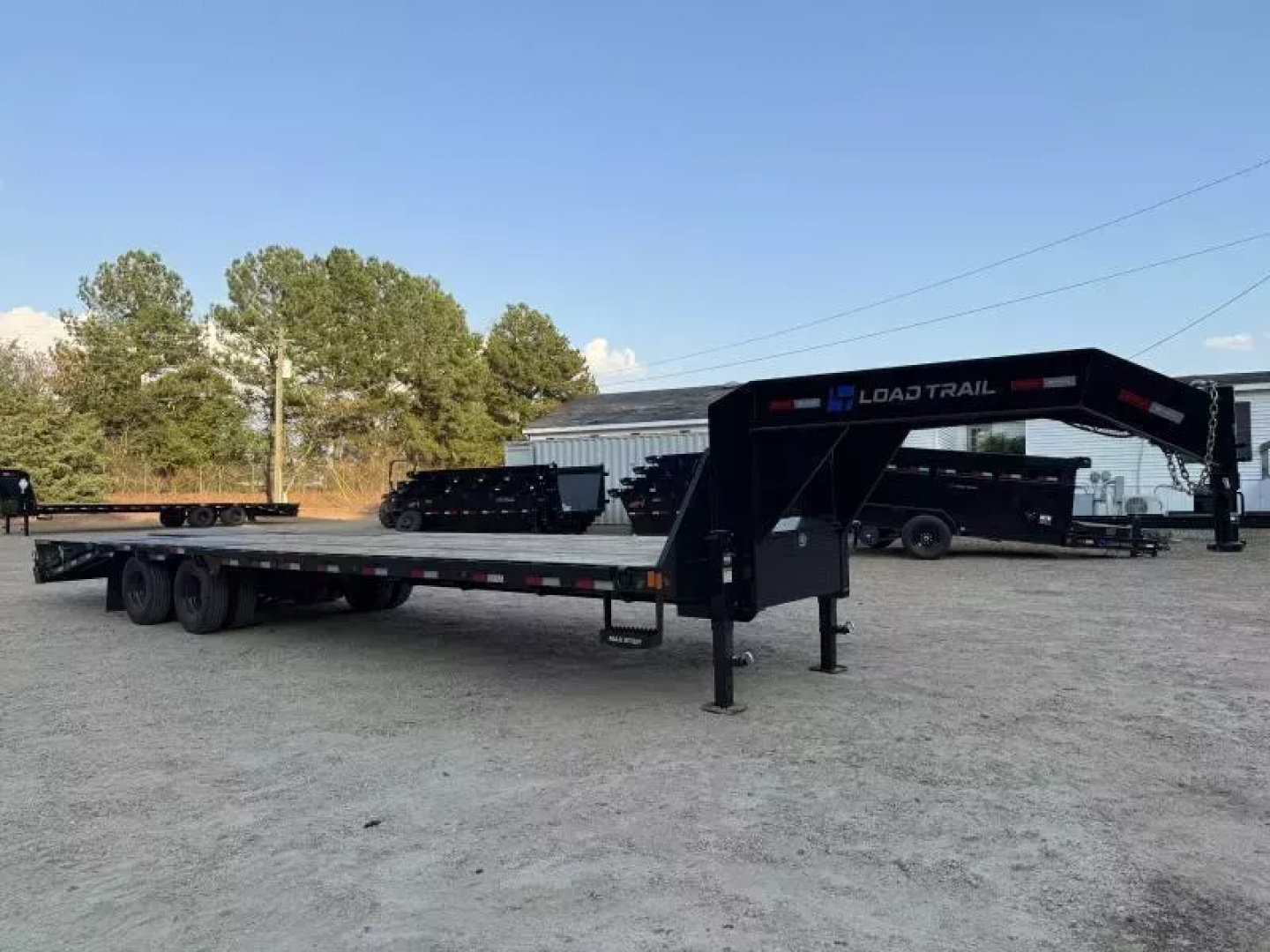 New GP 2025 Load Trail 102x32 25900 GVWR MAX RAMP Tandem Low-Pro Gooseneck Deckover Trailer