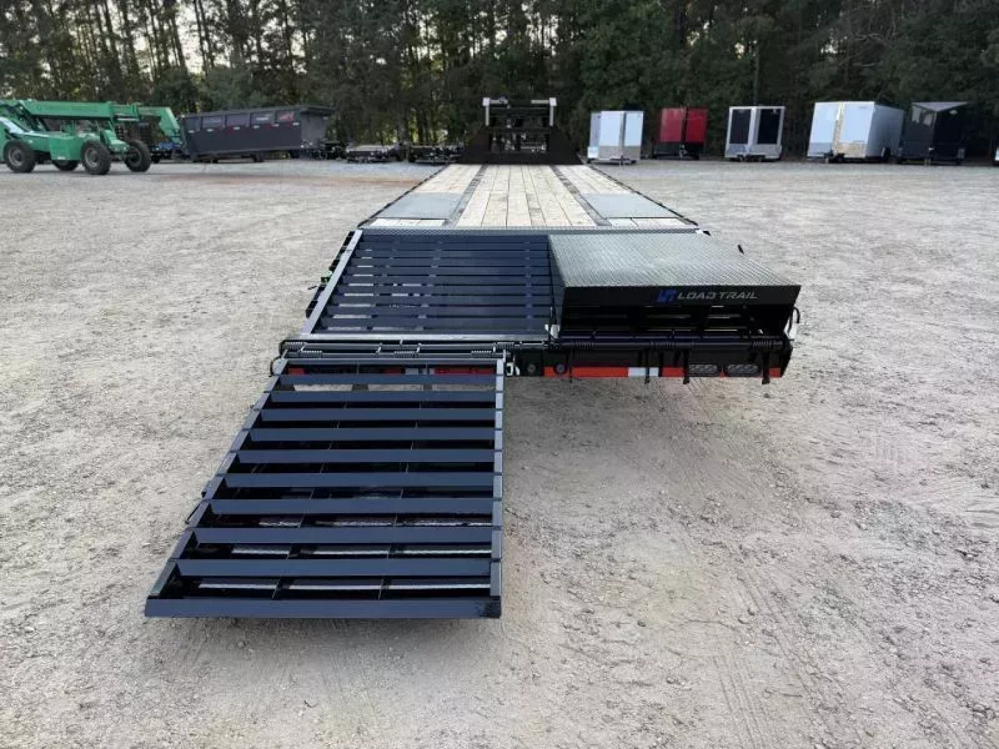 New GP 2025 Load Trail 102x32 25900 GVWR MAX RAMP Tandem Low-Pro Gooseneck Deckover Trailer