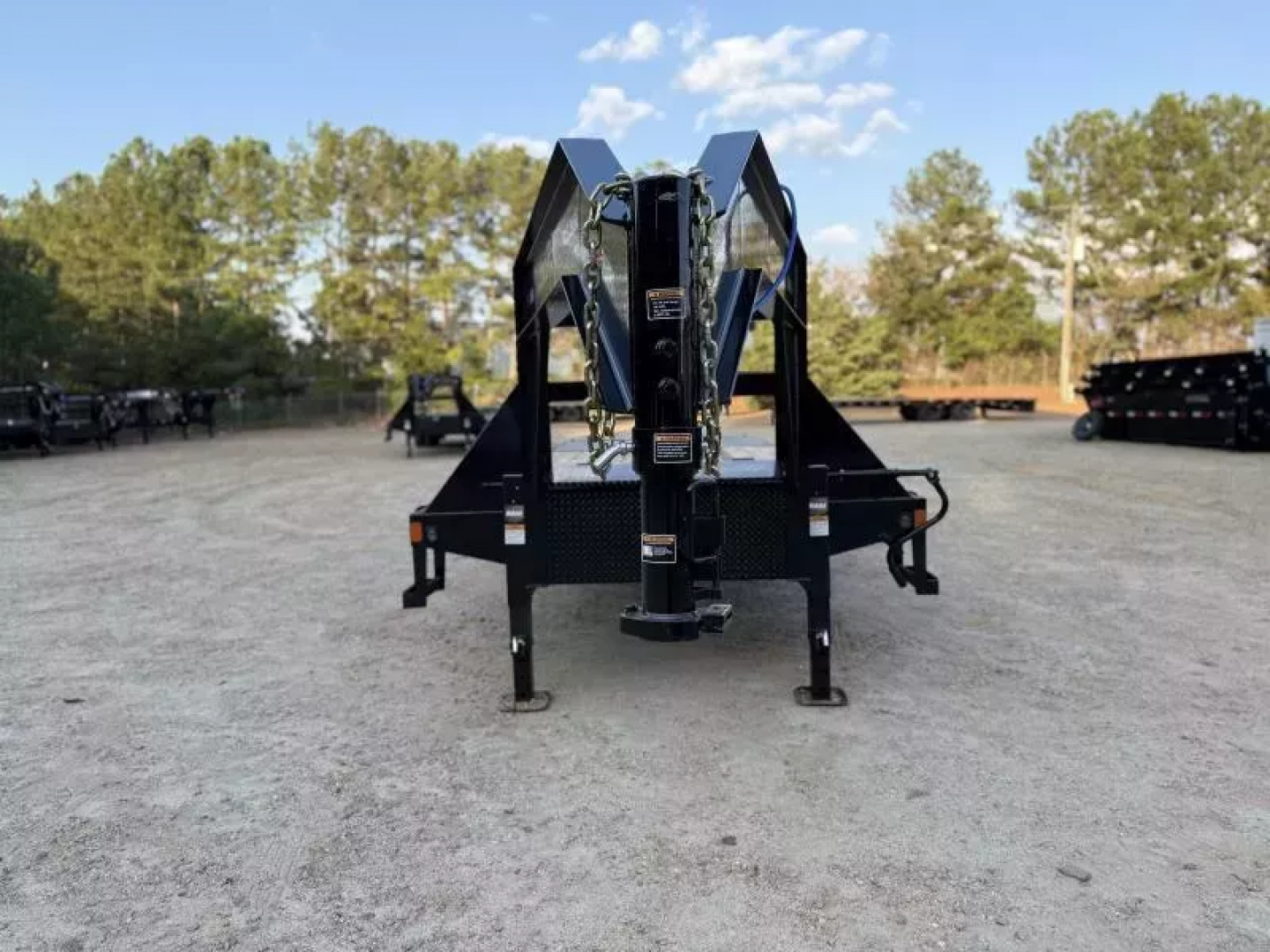 New GP 2025 Load Trail 102x32 25900 GVWR MAX RAMP Tandem Low-Pro Gooseneck Deckover Trailer