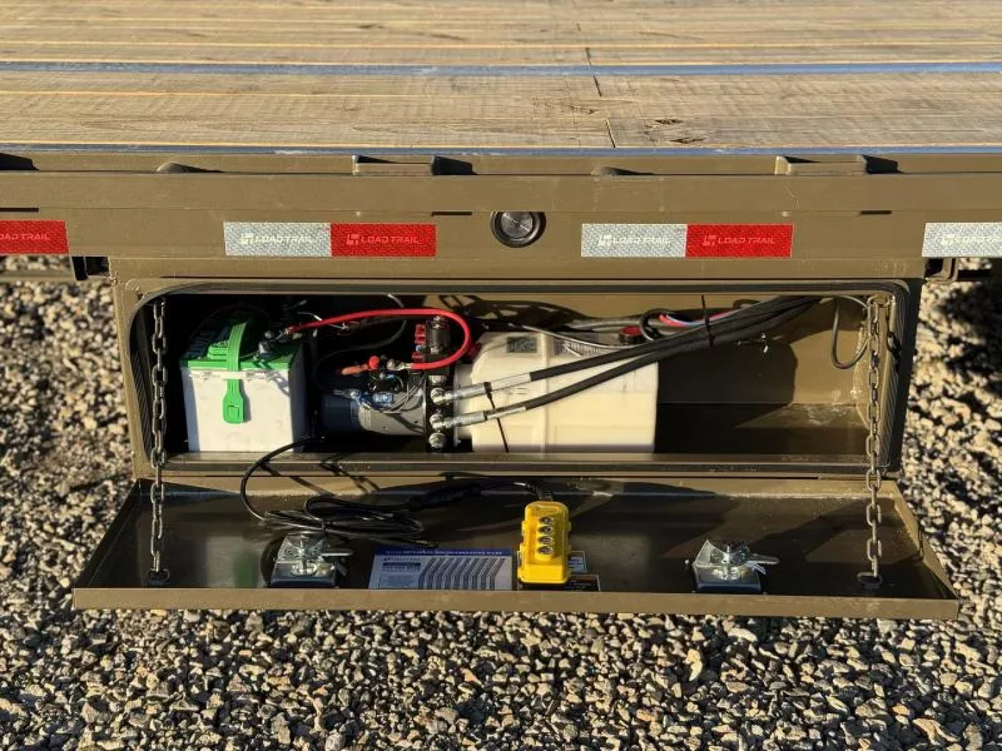 New 2026 Load Trail GL 102X40 GOOSENECK 12' HYDRAULIC DOVETAIL AND JACKS 25900 GVWR Flatbed Trailer