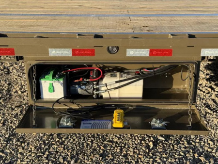 New 2026 Load Trail GL 102X40 GOOSENECK 12' HYDRAULIC DOVETAIL AND JACKS 25900 GVWR Flatbed Trailer