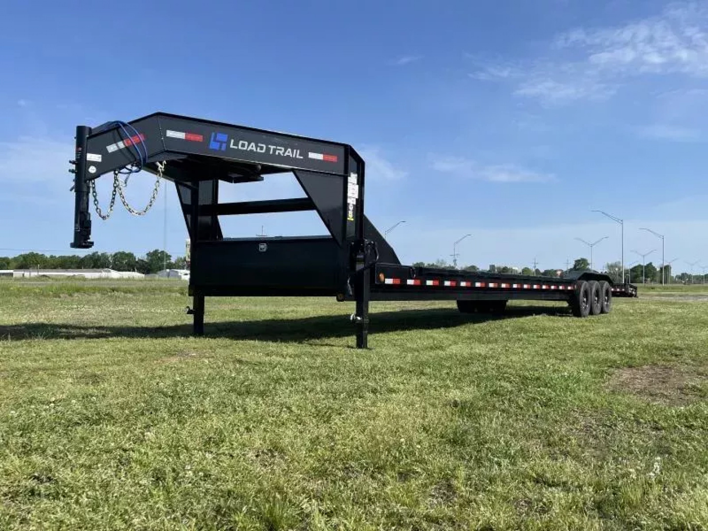 New 2025 Load Trail GC 102X40 LOWBOY  Car Hauler DRIVE OVER FENDER AND SLIDE IN RAMPS