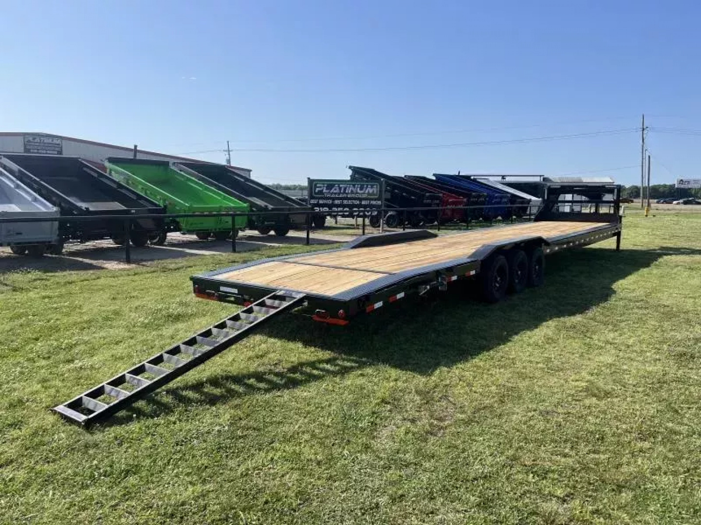 New 2025 Load Trail GC 102X40 LOWBOY  Car Hauler DRIVE OVER FENDER AND SLIDE IN RAMPS