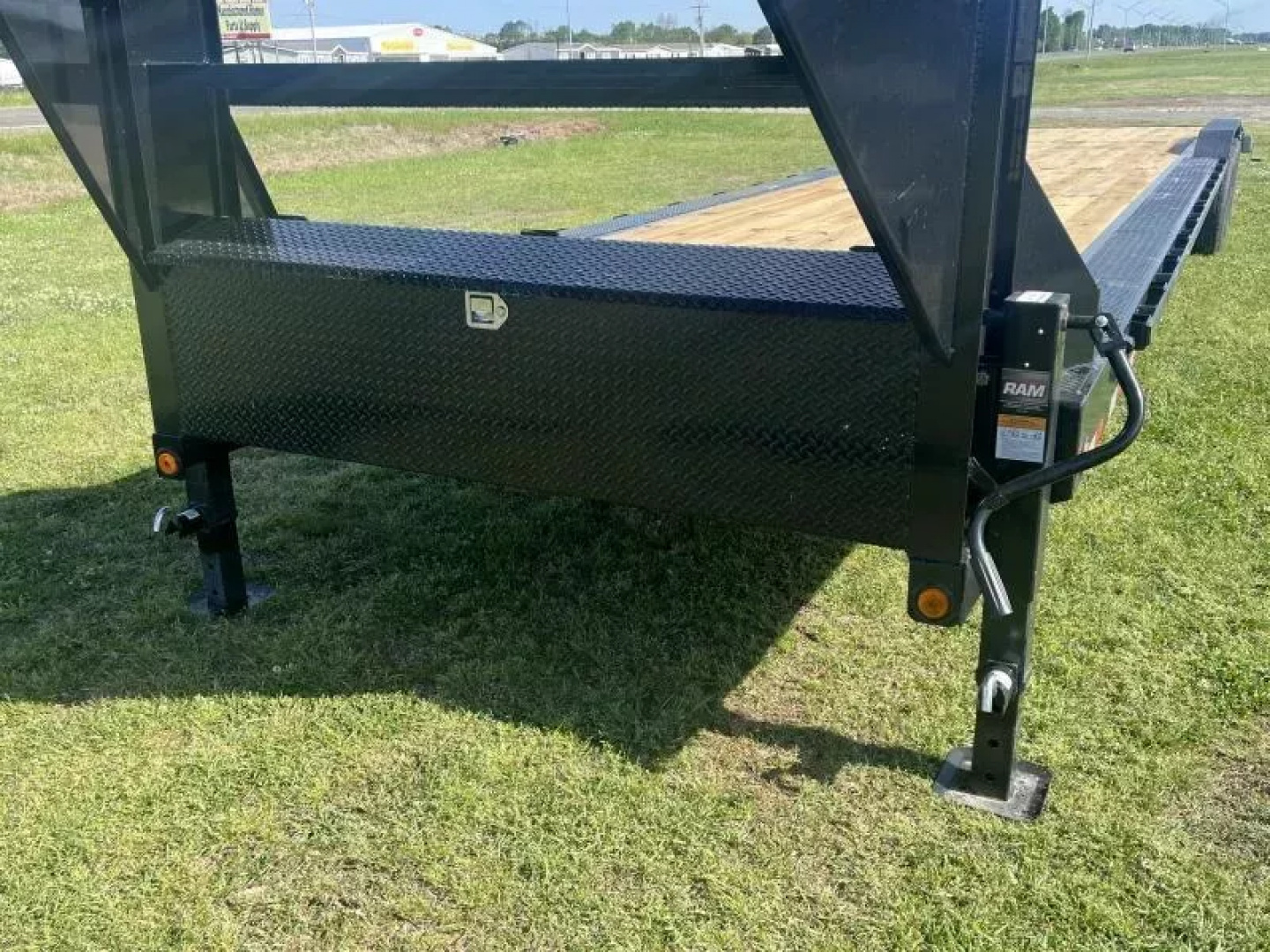 New 2025 Load Trail GC 102X40 LOWBOY  Car Hauler DRIVE OVER FENDER AND SLIDE IN RAMPS