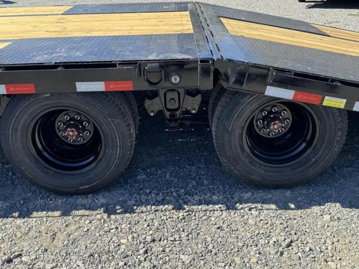 New 2026 Load Trail 102X32 HYDRO DROVE W/10 PLY, HYDRAULIC JACKS, 12 FOOT DOVE