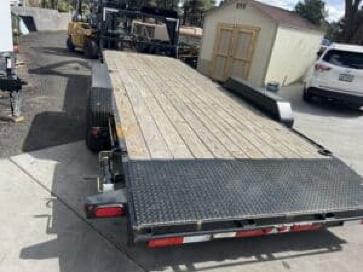New 2026 Top Hat Trailers 83X22 GN EH14K Equipment Trailer