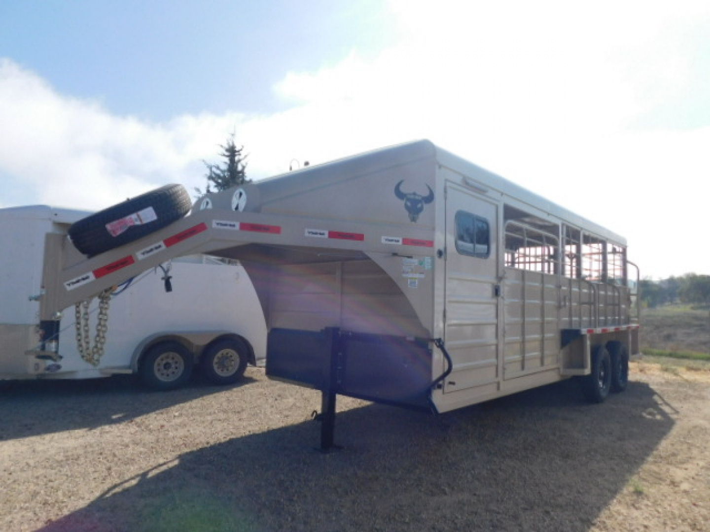 New 2026 Swift Built Trailers 20' Stock 4' Tack Stock / Stock Combo Trailer