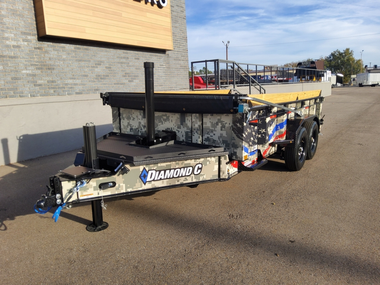 New 2026 Diamond C Trailers LPT207 - PACESETTER