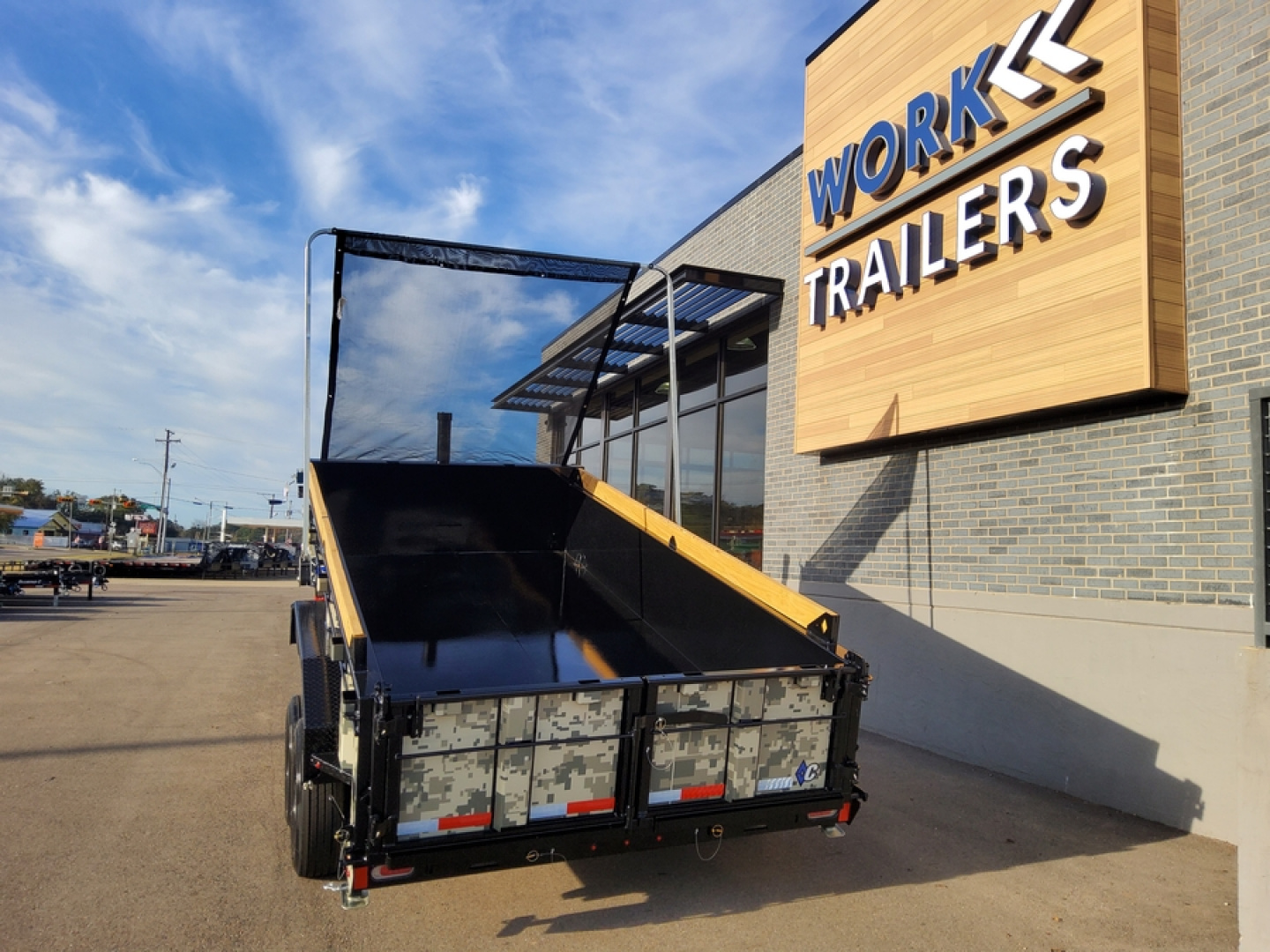 New 2026 Diamond C Trailers LPT207 - PACESETTER