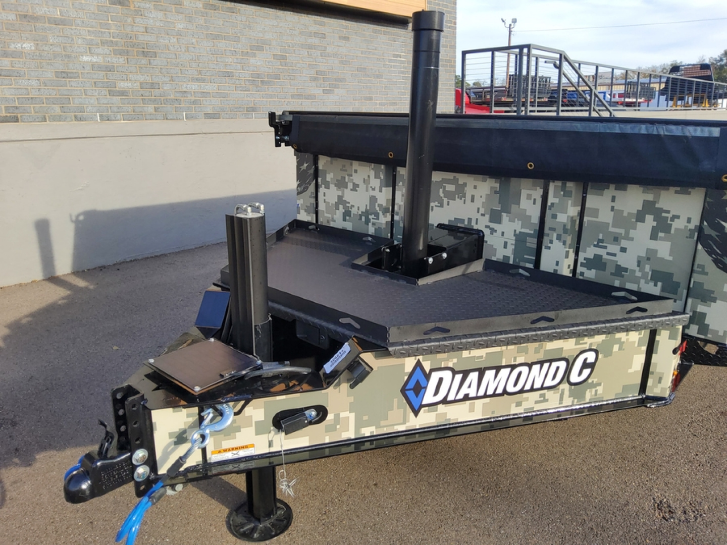New 2026 Diamond C Trailers LPT207 - PACESETTER