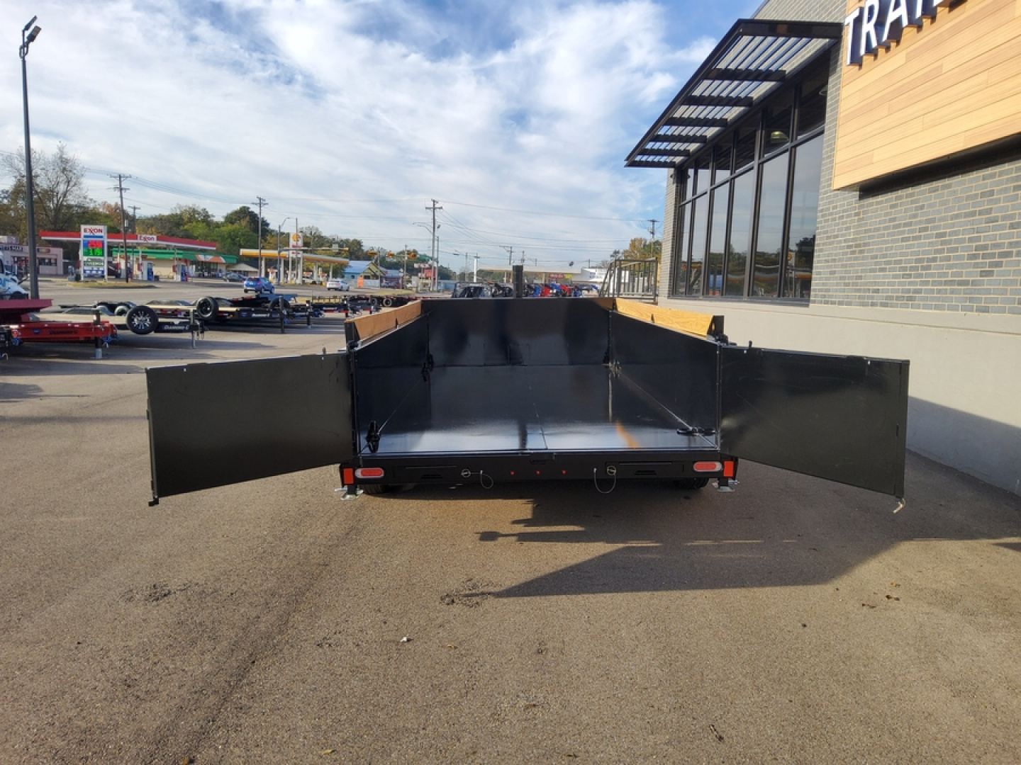 New 2026 Diamond C Trailers LPT207 - PACESETTER