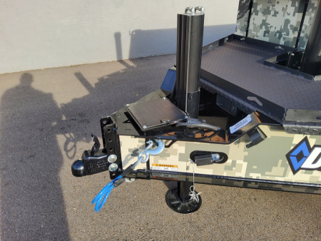 New 2026 Diamond C Trailers LPT207 - PACESETTER