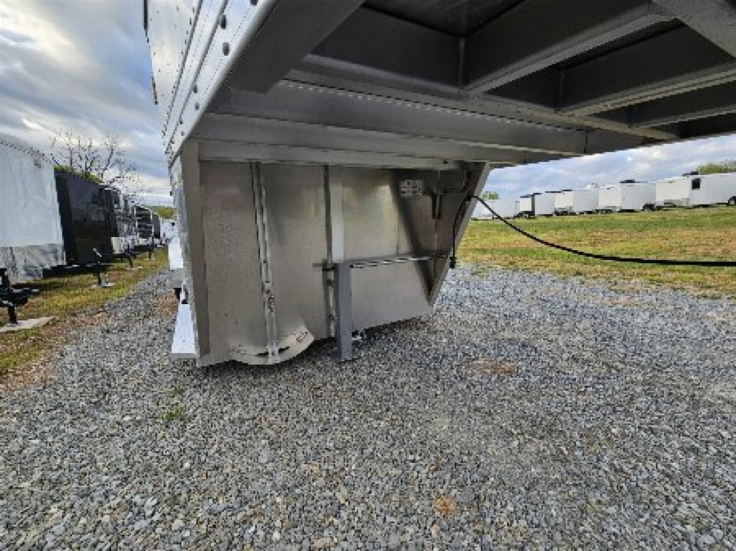 New 2026 Featherlite Trailers 8117 GOOSENECK 6'7"X16'TA Stock / Stock Combo Trailer