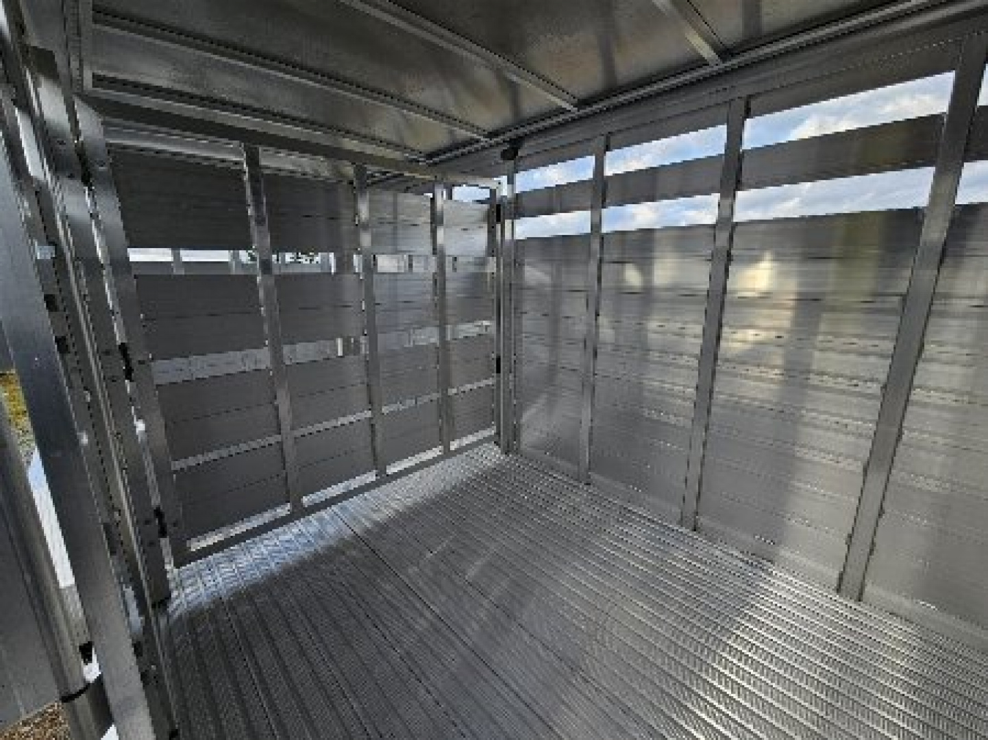 New 2026 Featherlite Trailers 8117 GOOSENECK 6'7"X16'TA Stock / Stock Combo Trailer