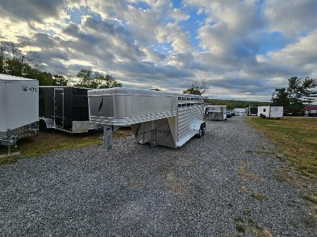 New 2026 Featherlite Trailers 8117 GOOSENECK 6'7 X16'TA Stock / Stock Combo Trailer