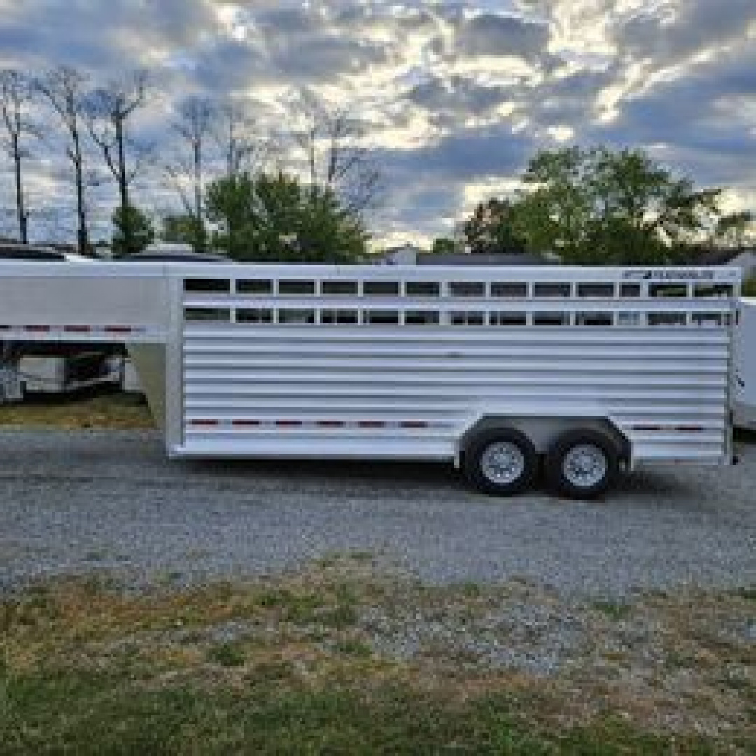 New 2026 Featherlite Trailers GOOSENECK 8127 7X20TA Stock / Stock Combo Trailer