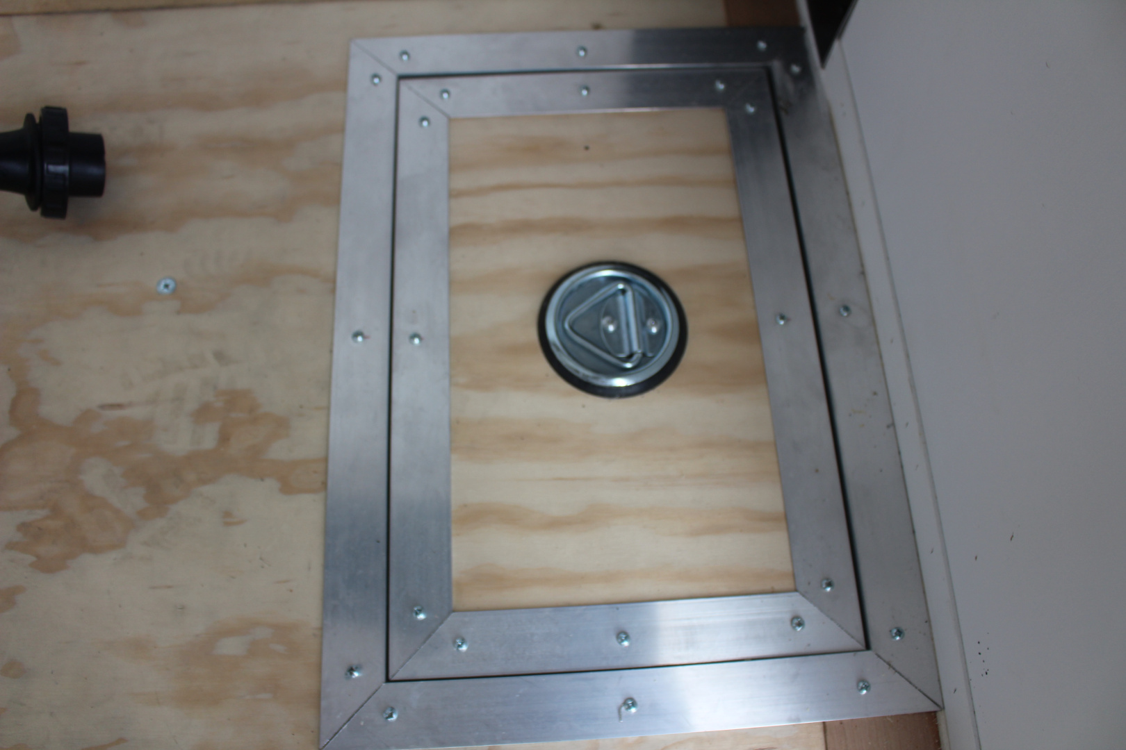 New 2025 United LIM 8.5' x 28' - Enclosed Car Hauler - 9990# GVW - RAMP DOOR - Beavertail