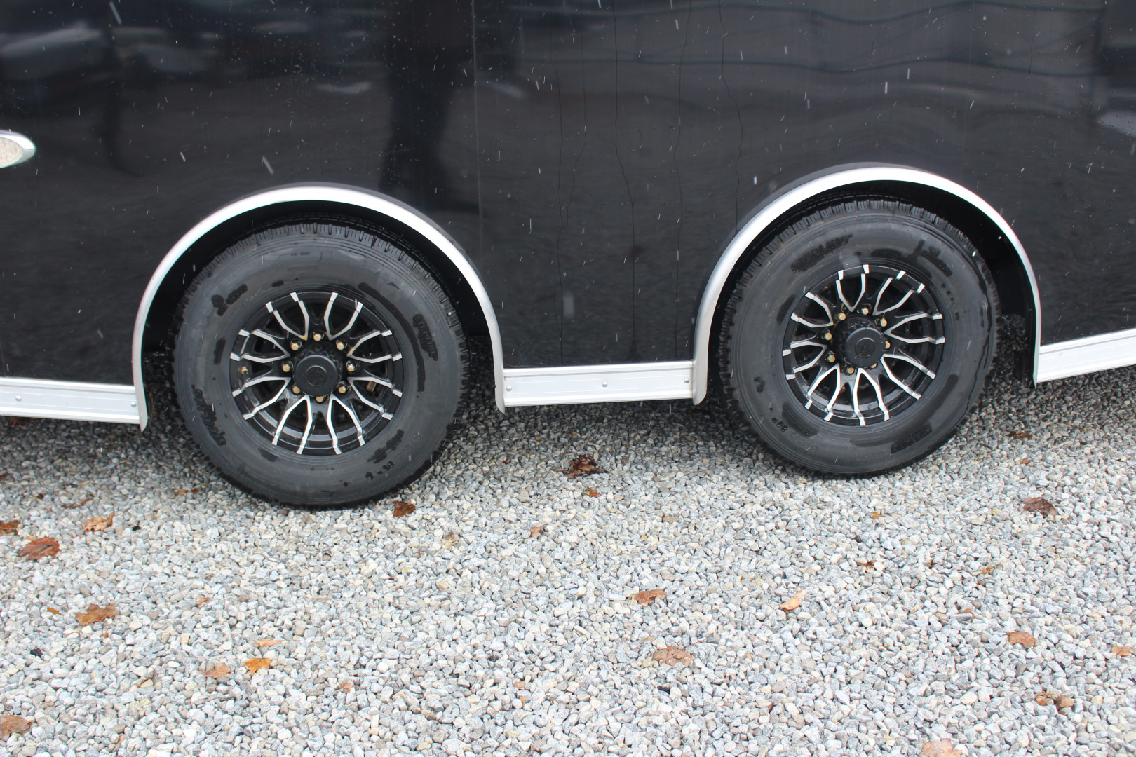 New 2025 United LIM 8.5' x 28' - Enclosed Car Hauler - 9990# GVW - RAMP DOOR - Beavertail