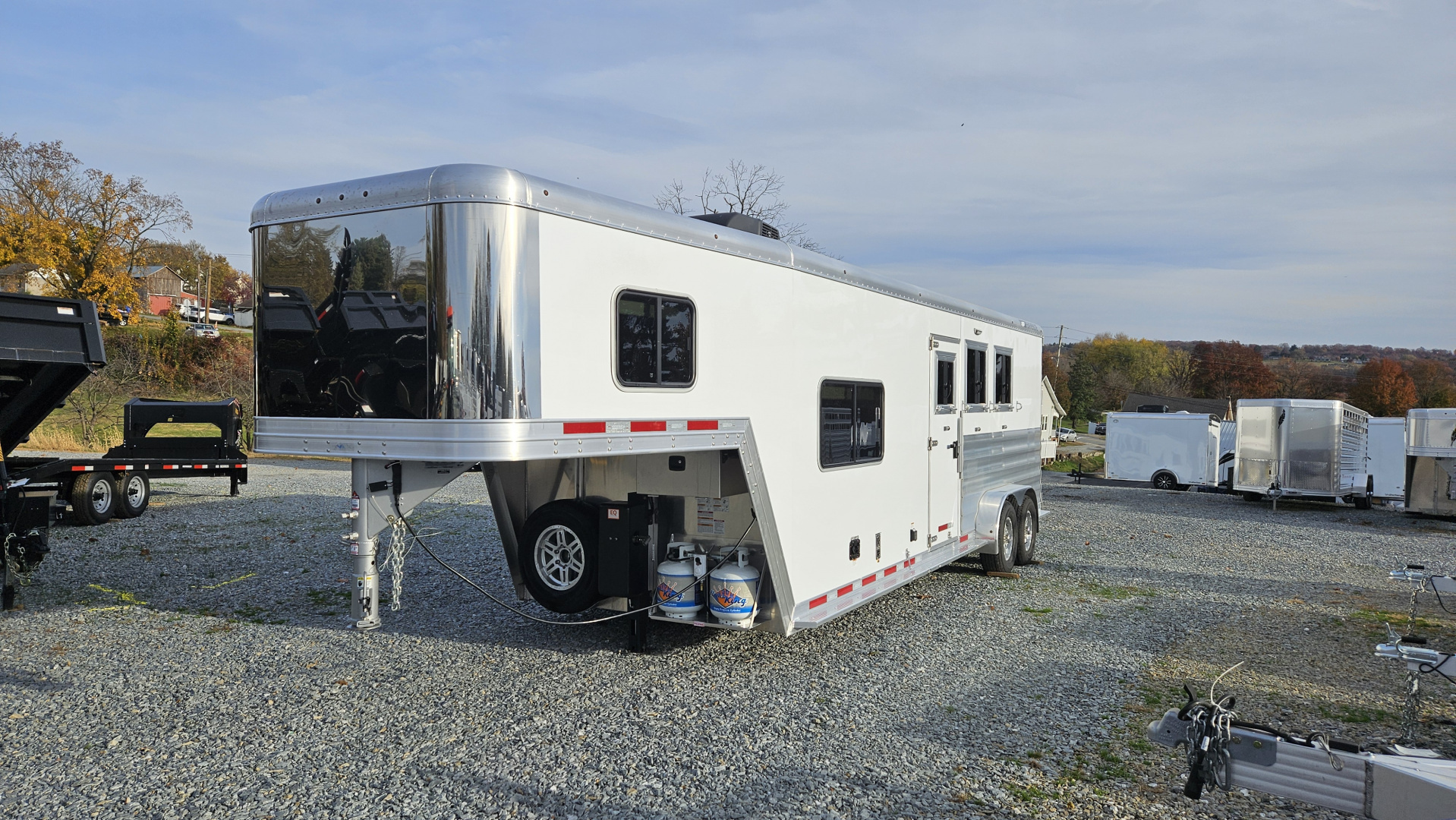 New 2026 Featherlite Trailers GOOSENECK 7'X24'TA Horse Trailer
