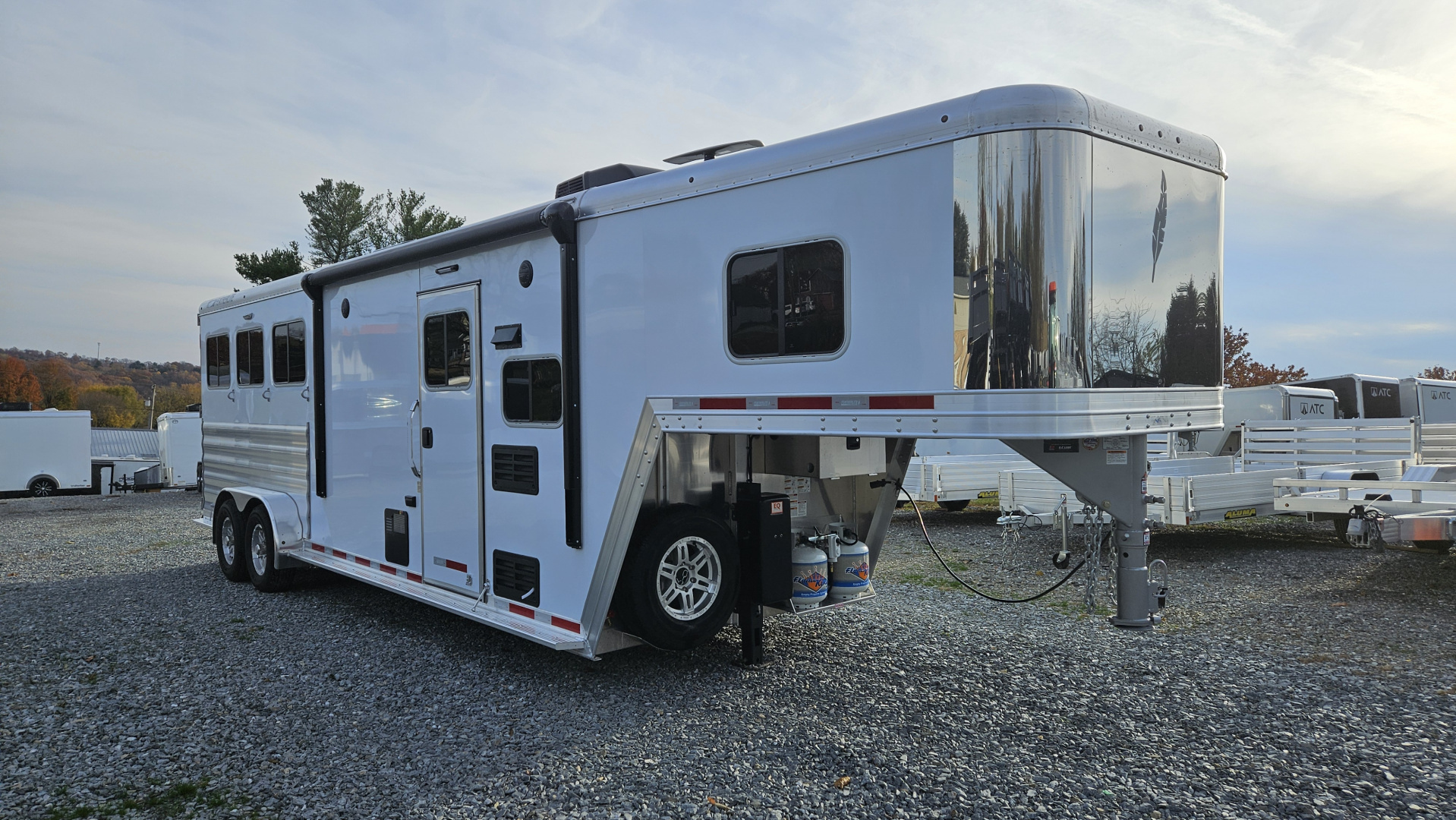 New 2026 Featherlite Trailers GOOSENECK 7'X24'TA Horse Trailer
