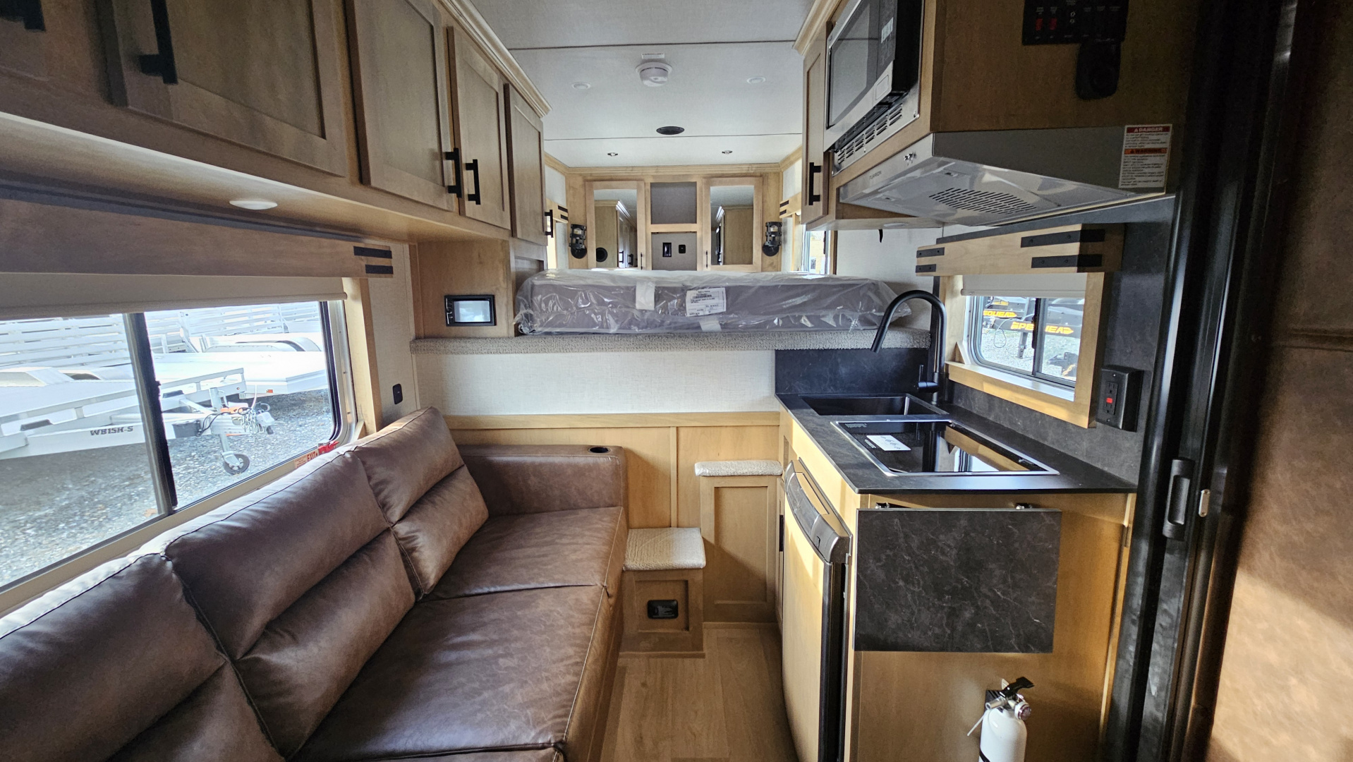 New 2026 Featherlite Trailers GOOSENECK 7'X24'TA Horse Trailer