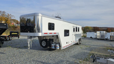 New 2026 Featherlite Trailers GOOSENECK 7'X24'TA Horse Trailer