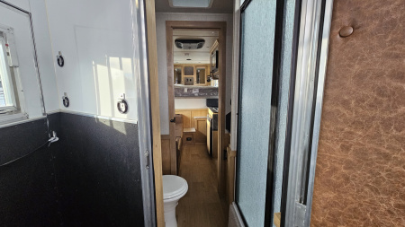 New 2026 Featherlite Trailers GOOSENECK 7'X24'TA Horse Trailer