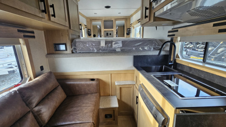 New 2026 Featherlite Trailers GOOSENECK 7'X24'TA Horse Trailer