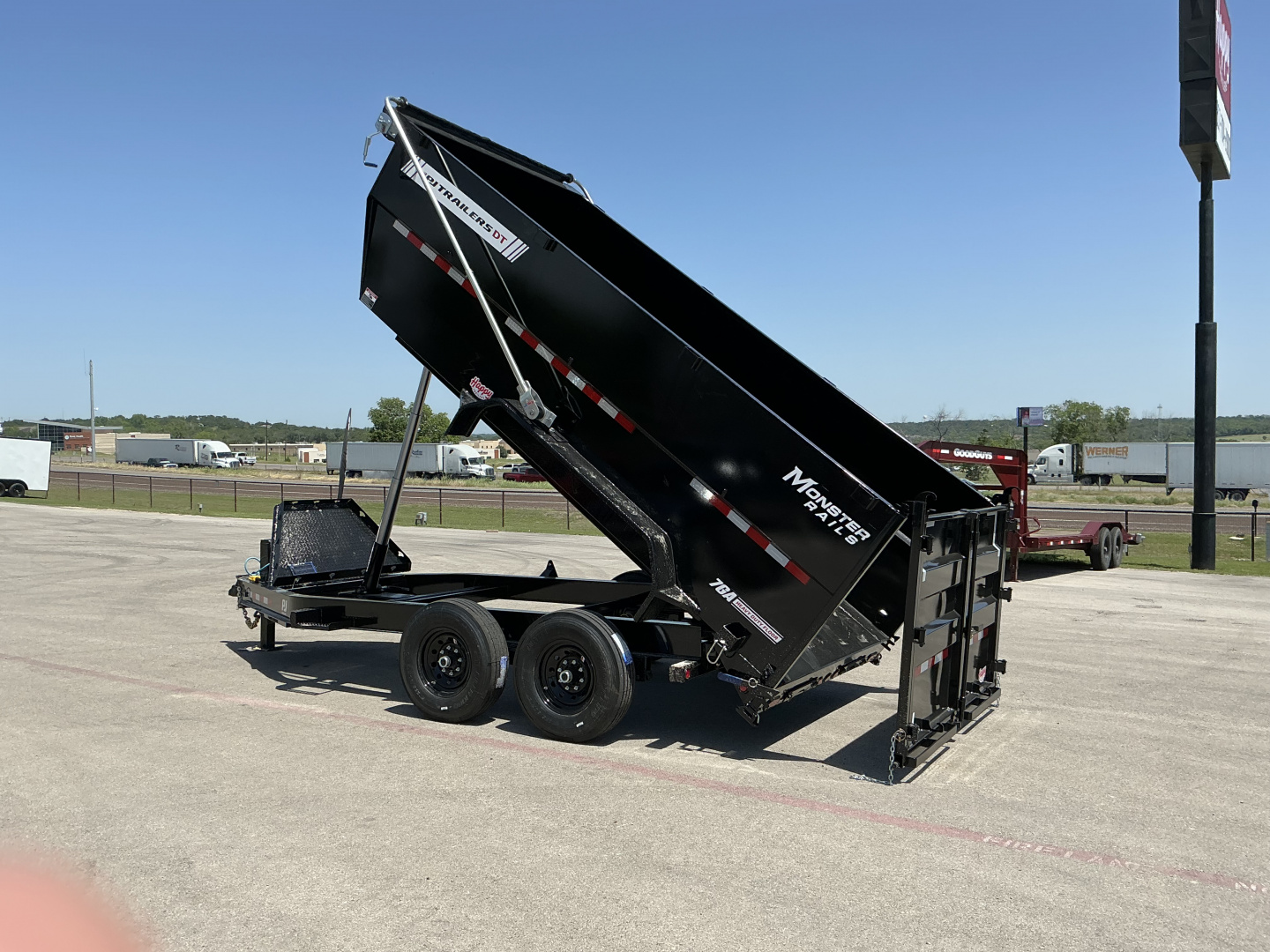 New 2026 PJ 83"x14' BP Tandem Axle Low Pro Telescopic Dump w/ 48" Sides – DT Voyager Package