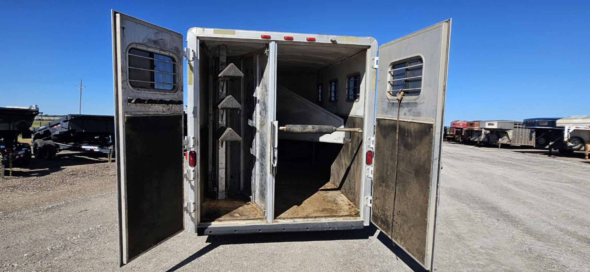 Used 2003 Exiss Trailers 3-Horse Slant Horse Trailer