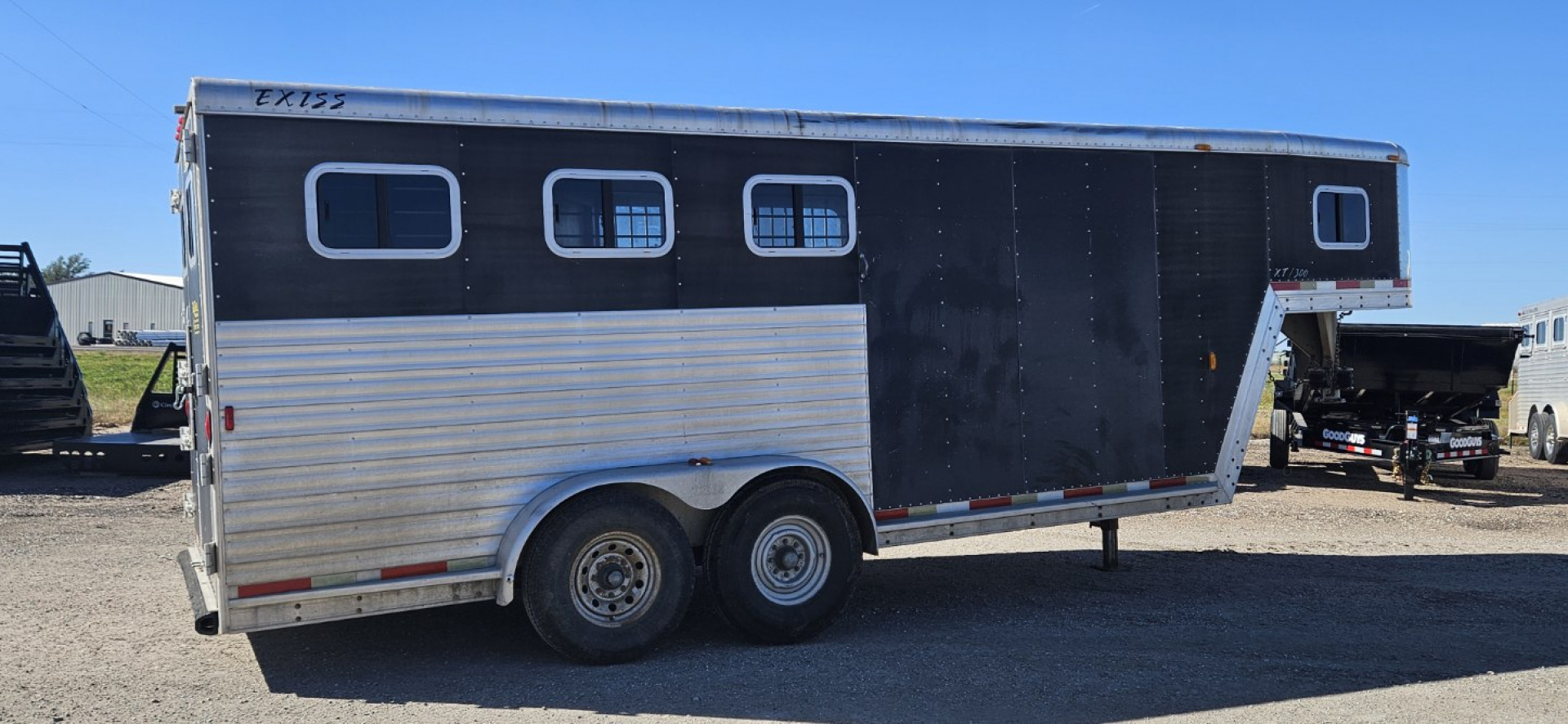 Used 2003 Exiss Trailers 3-Horse Slant Horse Trailer