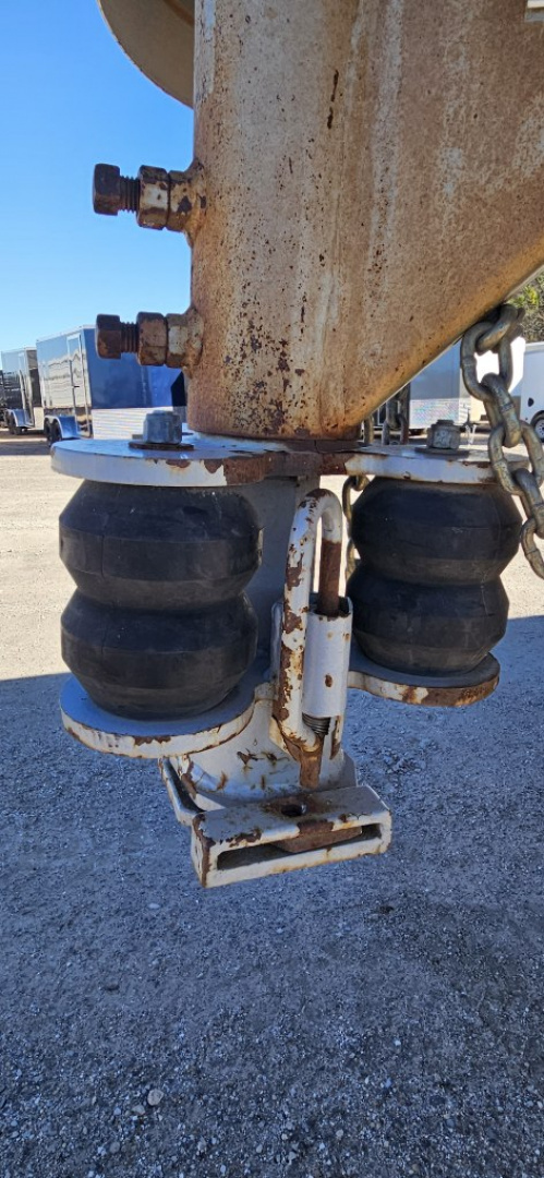 Used 2003 Exiss Trailers 3-Horse Slant Horse Trailer