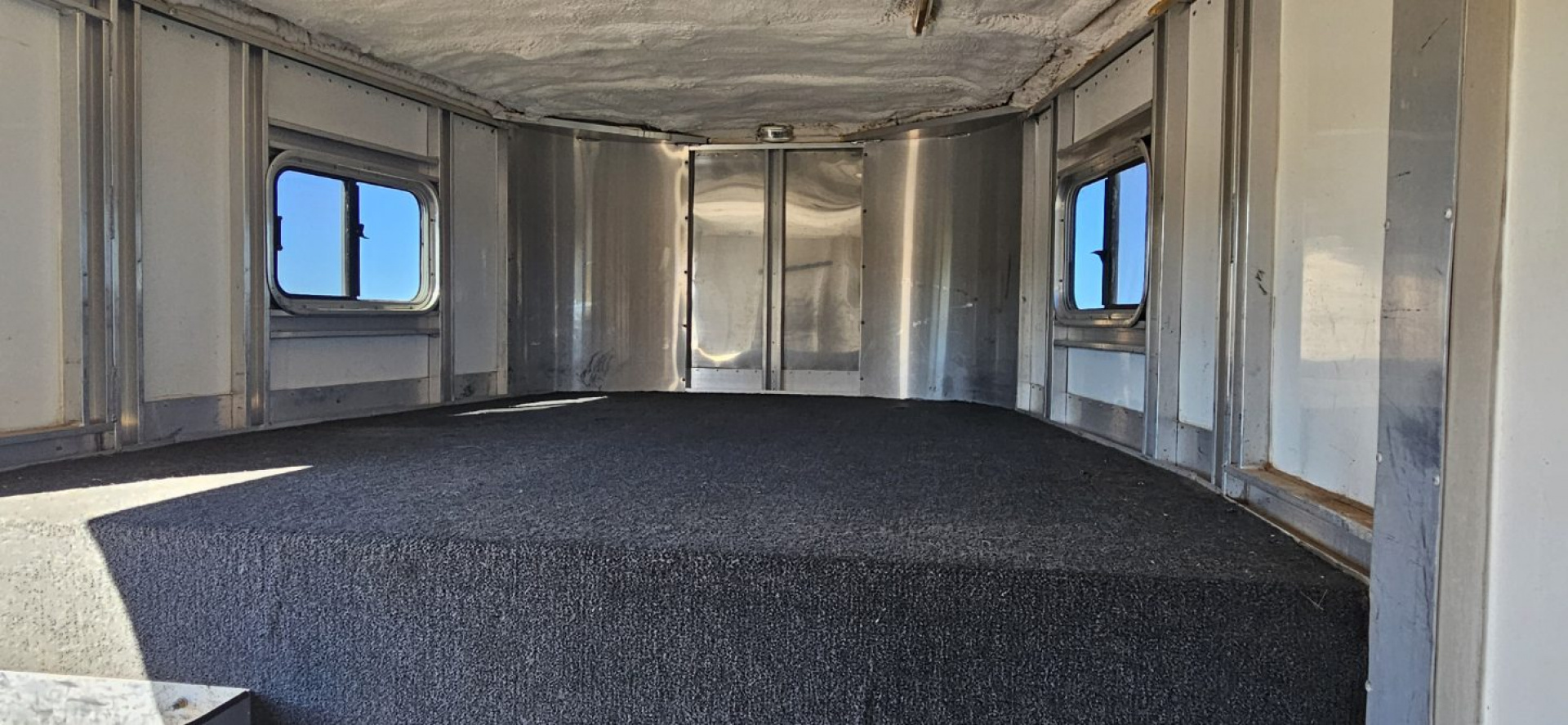 Used 2003 Exiss Trailers 3-Horse Slant Horse Trailer