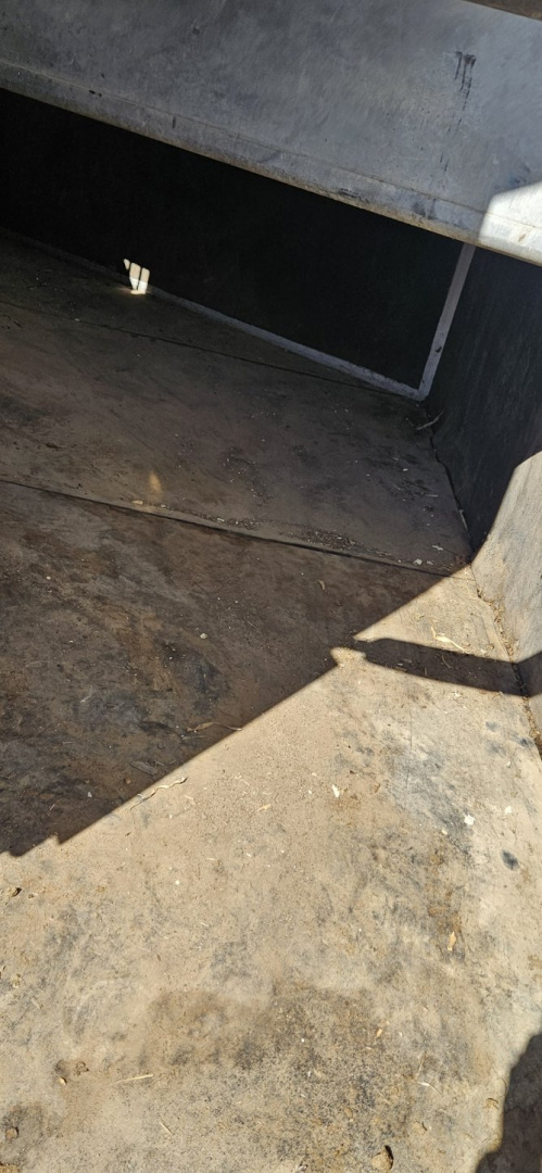 Used 2003 Exiss Trailers 3-Horse Slant Horse Trailer