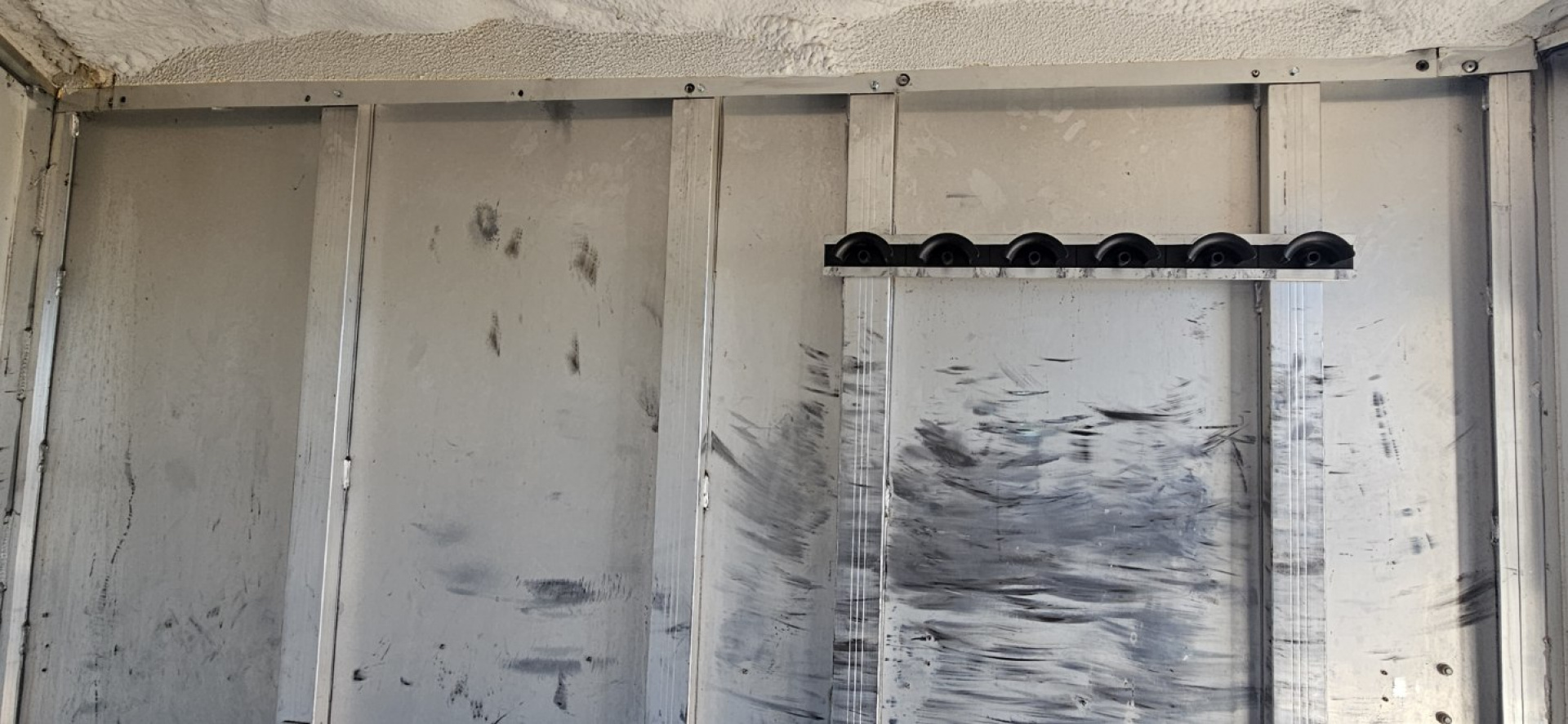 Used 2003 Exiss Trailers 3-Horse Slant Horse Trailer