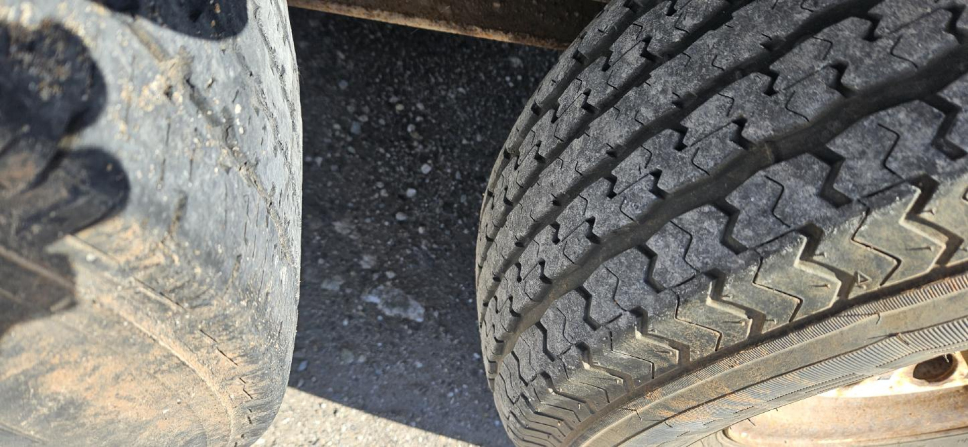 Used 2003 Exiss Trailers 3-Horse Slant Horse Trailer