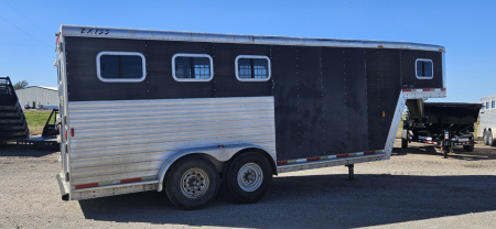 Used 2003 Exiss Trailers 3-Horse Slant Horse Trailer