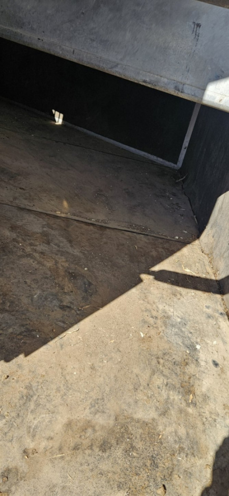 Used 2003 Exiss Trailers 3-Horse Slant Horse Trailer