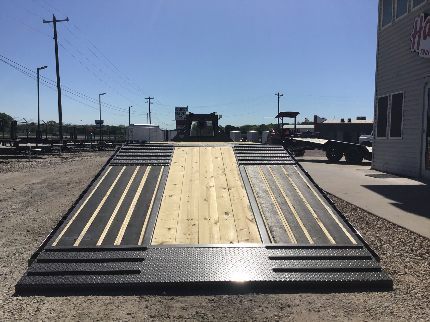 New 2026 Diamond C 102"x40' Engineered Beam FMAX216 w/ Hyd. Dovetail - 40K Pacesetter Edition