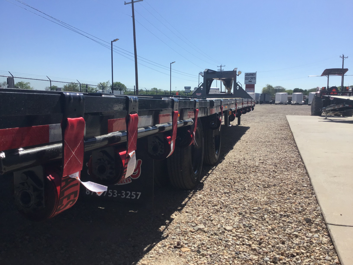 New 2026 Diamond C 102"x40' Engineered Beam FMAX216 w/ Hyd. Dovetail - 40K Pacesetter Edition